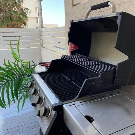 텔아비브 דירת סטודיו יפיפיה על גג ומרפסת שמש ברחוב הירקון 아파트 외부 사진